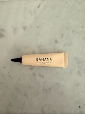 SHAISHAISHAI Banana Conceal Eye Cream (Soko glam)